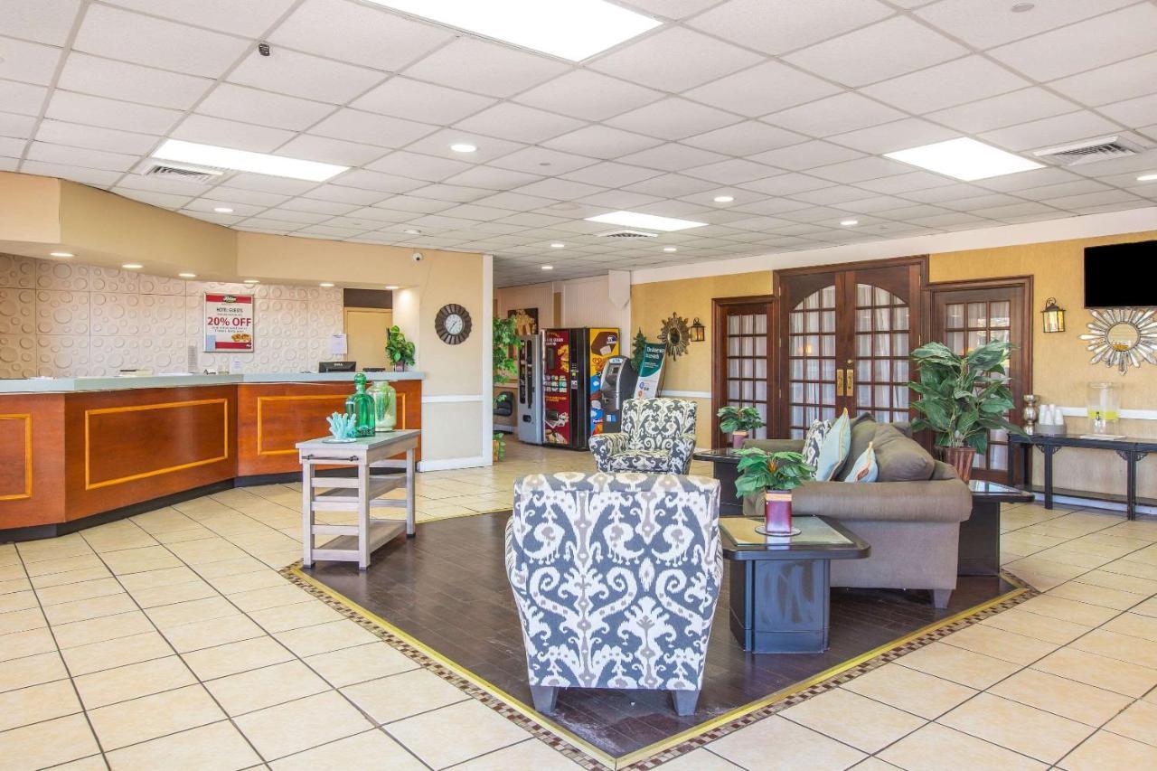 Georgetown Econo Lodge Choice Hotels I 95 Savannah Gateway 24 Hour Fitness Center On Site Guest Laundry On Site Perkins Restaurant מראה חיצוני תמונה