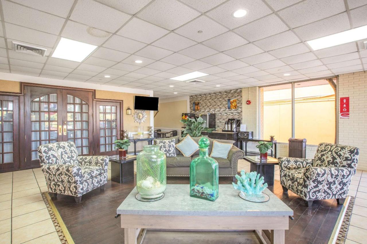 Georgetown Econo Lodge Choice Hotels I 95 Savannah Gateway 24 Hour Fitness Center On Site Guest Laundry On Site Perkins Restaurant מראה חיצוני תמונה