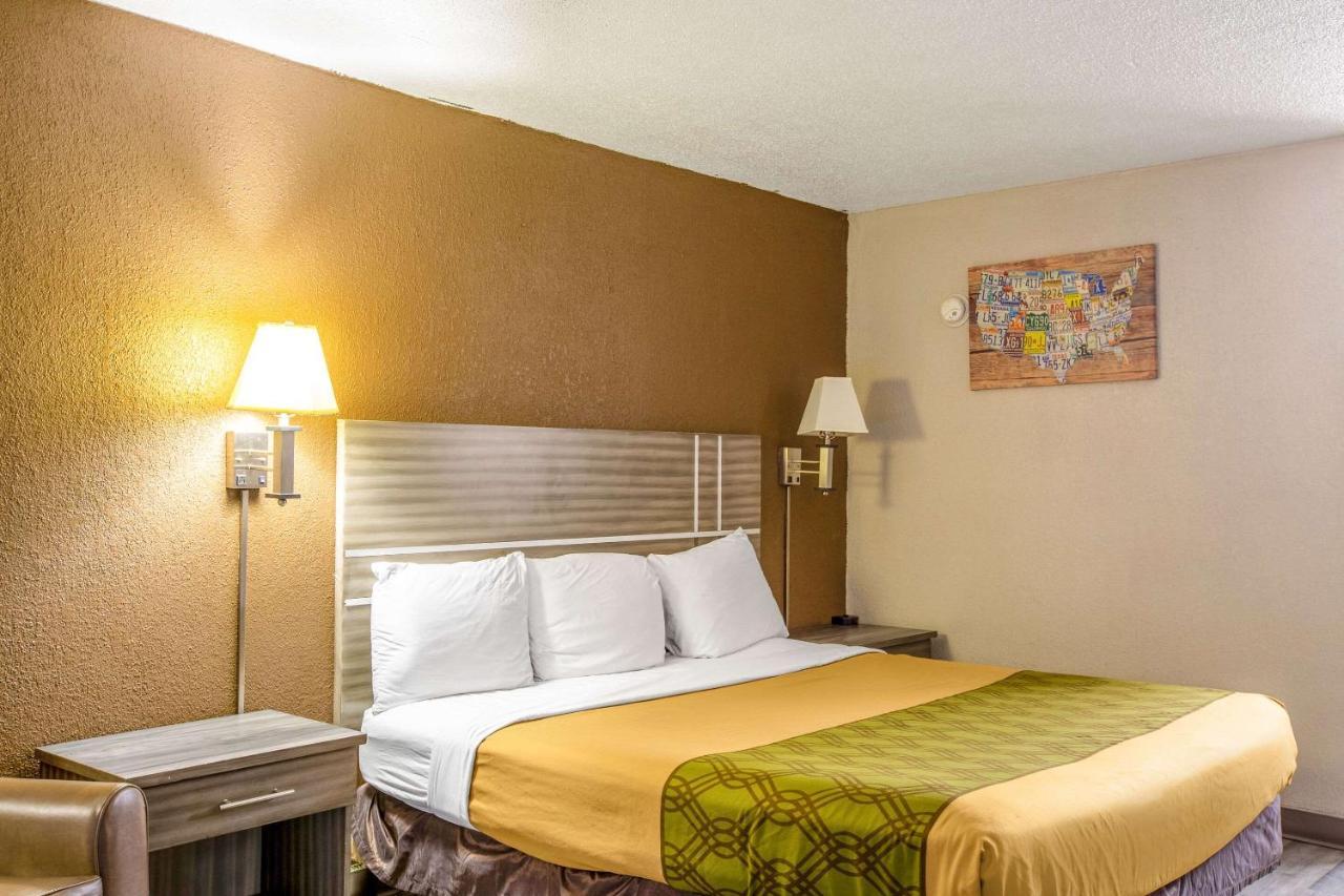 Georgetown Econo Lodge Choice Hotels I 95 Savannah Gateway 24 Hour Fitness Center On Site Guest Laundry On Site Perkins Restaurant מראה חיצוני תמונה