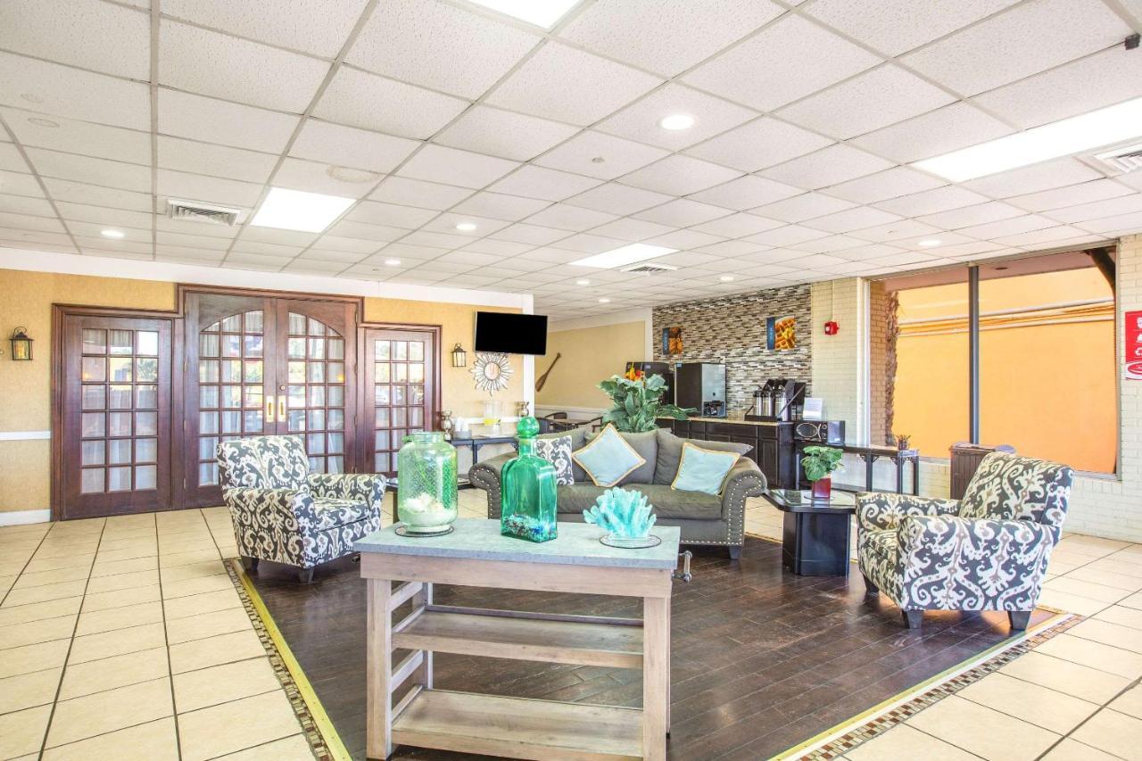 Georgetown Econo Lodge Choice Hotels I 95 Savannah Gateway 24 Hour Fitness Center On Site Guest Laundry On Site Perkins Restaurant מראה חיצוני תמונה