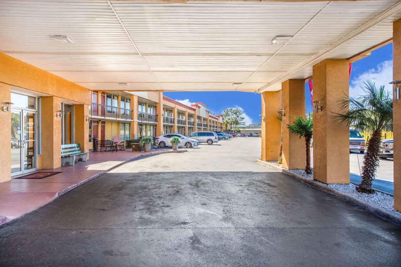 Georgetown Econo Lodge Choice Hotels I 95 Savannah Gateway 24 Hour Fitness Center On Site Guest Laundry On Site Perkins Restaurant מראה חיצוני תמונה