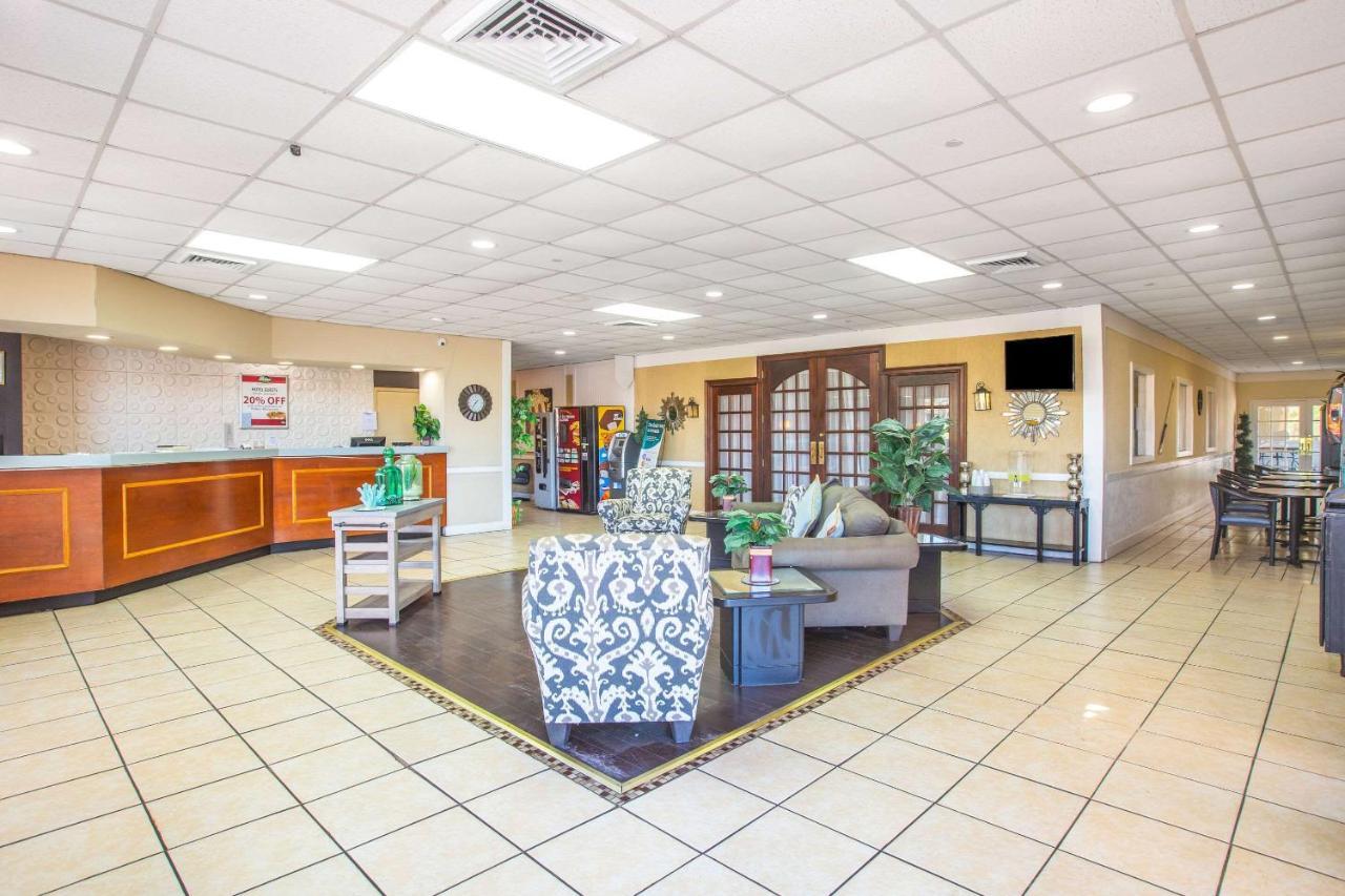 Georgetown Econo Lodge Choice Hotels I 95 Savannah Gateway 24 Hour Fitness Center On Site Guest Laundry On Site Perkins Restaurant מראה חיצוני תמונה