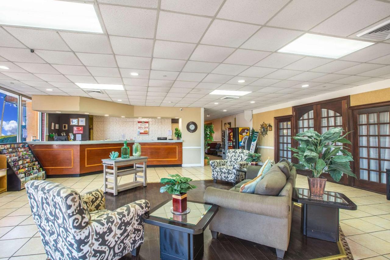 Georgetown Econo Lodge Choice Hotels I 95 Savannah Gateway 24 Hour Fitness Center On Site Guest Laundry On Site Perkins Restaurant מראה חיצוני תמונה