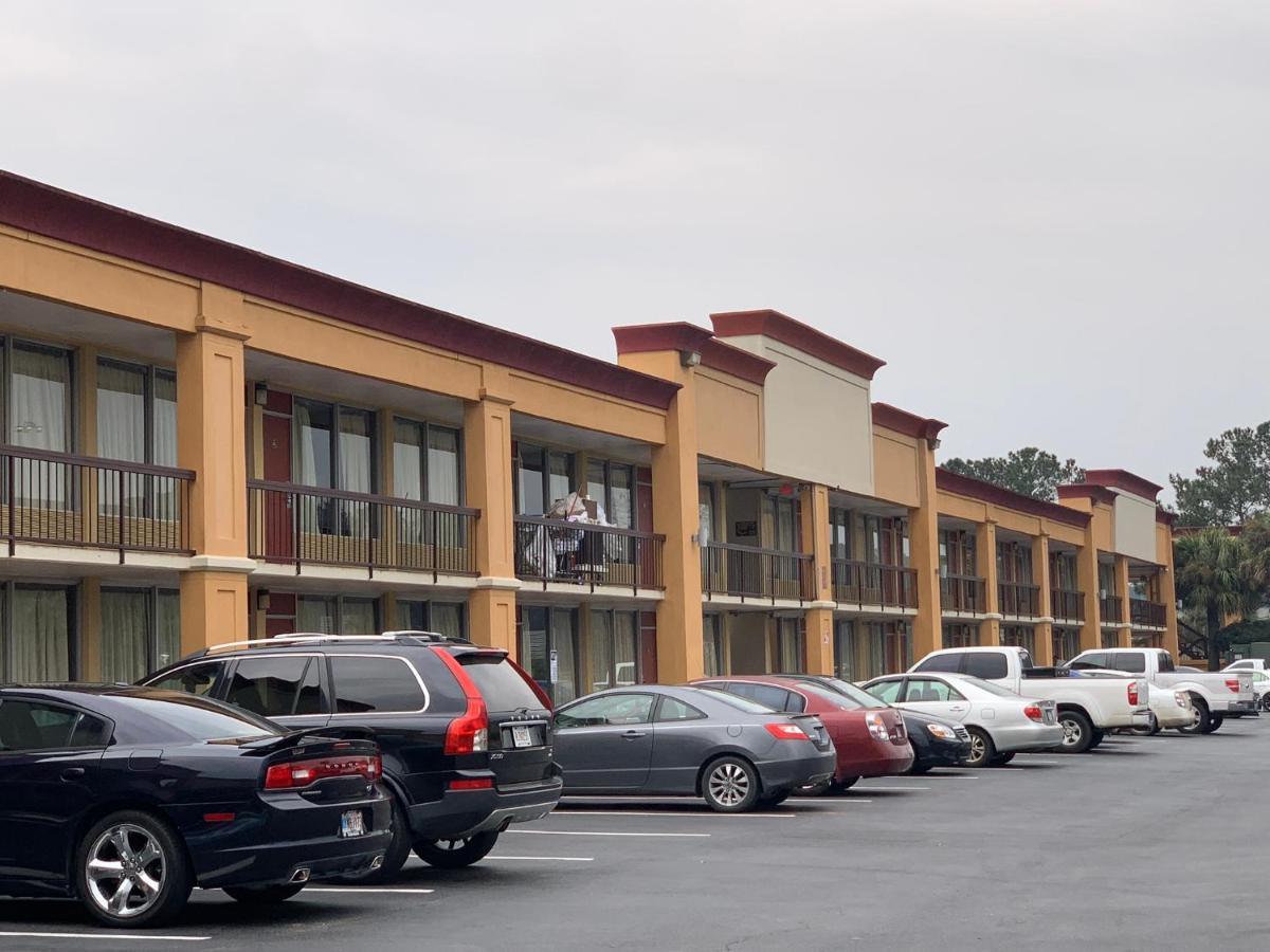 Georgetown Econo Lodge Choice Hotels I 95 Savannah Gateway 24 Hour Fitness Center On Site Guest Laundry On Site Perkins Restaurant מראה חיצוני תמונה